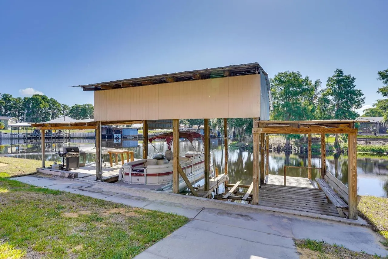 Waterfront Florida Vacation Rental With Dock And Grill Davenport 0*,