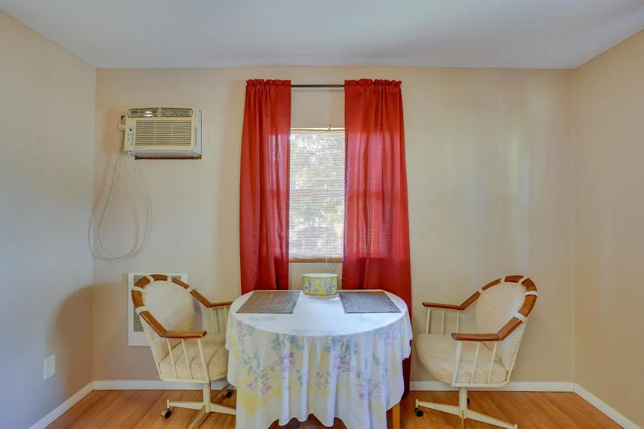 Hébergement de vacances Waterfront Florida Vacation Rental With Dock And Grill Davenport